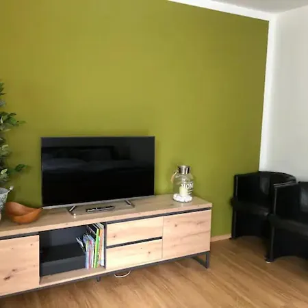Gemuetliches Mit Eigener Terrasse 아파트