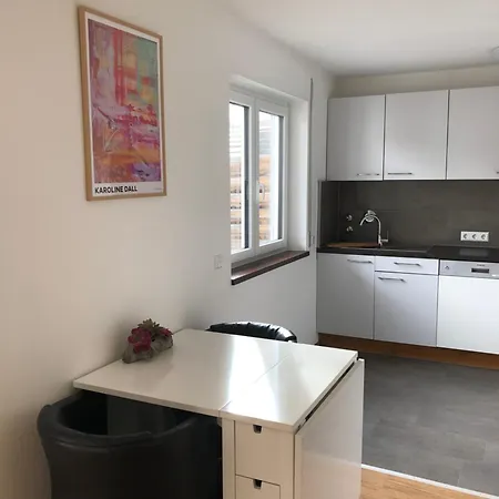아파트 Gemuetliches Mit Eigener Terrasse 보돌쯔