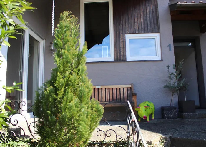 Gemuetliches Mit Eigener Terrasse 아파트